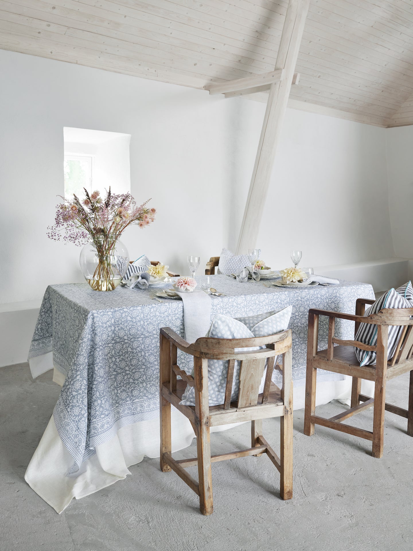 Linen Tablecloth Margerita Design - Cashmere Blue