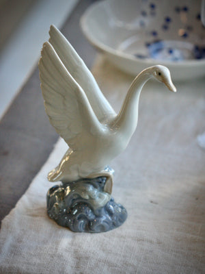Vintage NAO Lladró Flying Swan Figurine